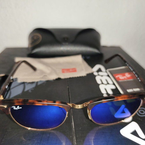 Ray Ban Clubmaster RB3016 sunglasses like new, brown tortoise frame, blue mirror lenses