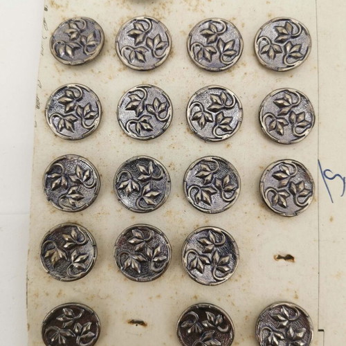 Metal buttons used from 1960 era, 1 cm