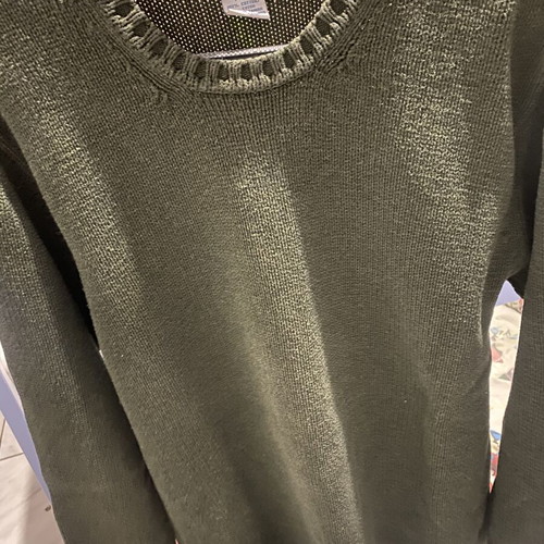 Men's green pullover like new, sizes M and L
