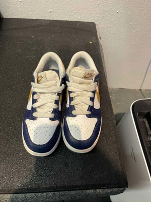 Nike Dunk Low sneakers used, size 33, blue