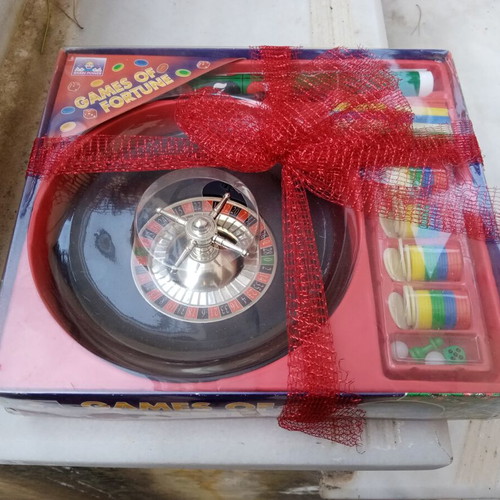 Roulette board game set with felt
