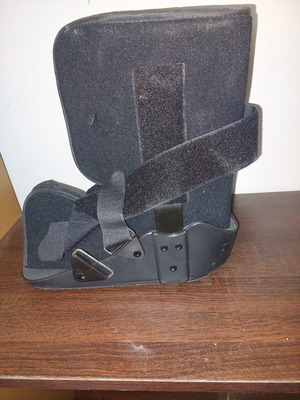 Orthopedic boot shoe like new