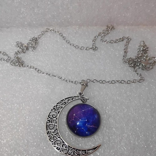 Aquarius Zodiac Pendant with Moon in Silver Color