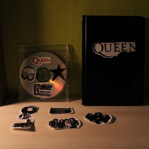 Queen pack with notebook, CD and stickers