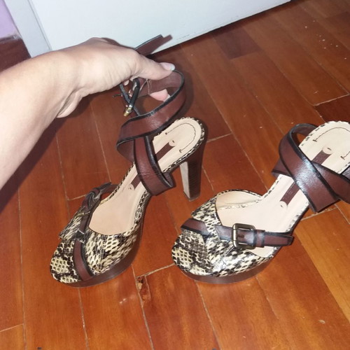 Leather sandals used, size 35, crisscross straps