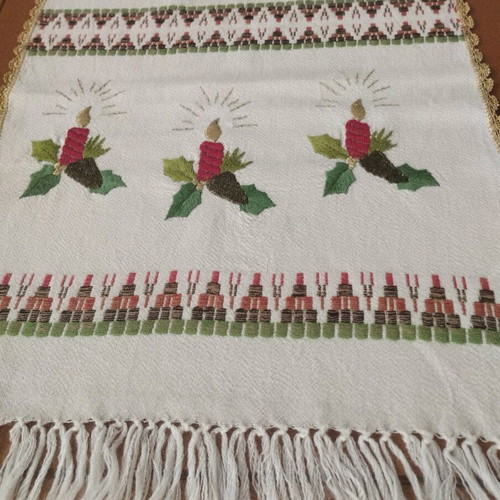 Handmade Set of 2 Pieces Runner and Semen with Gold Thread Vintage 1960 like new
