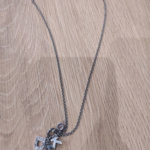 DKNY silver necklace like new
