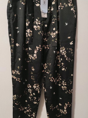 Stradivarius satin pants new, size M