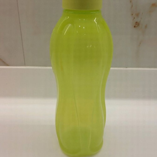 Tupperware bottle 750ml new