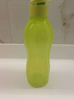 Tupperware bottle 750ml new