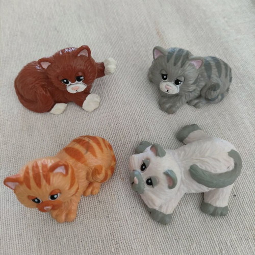 Set of 4 Pound Purries Kittens like new