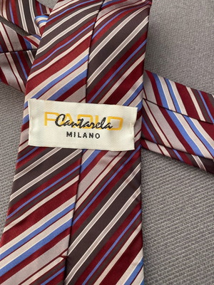 Tie in excellent condition