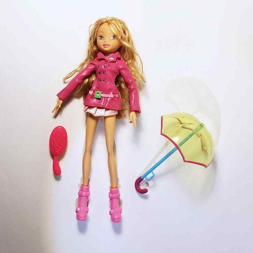 Winx Club Umbrella Flora doll 2007 Mattel used with accessories
