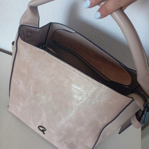 Axel women's handbag and makeup bag set like new, beige