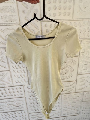 Celestino fitted bodysuit like new, size S-M, yellow