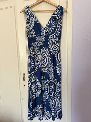Summer long dress like new, white and blue, size M