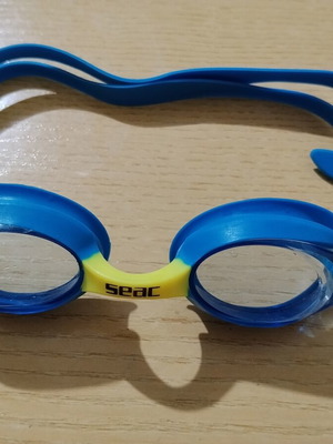 Children's swimming goggles used