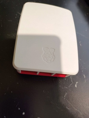 Pi 5 official case like new
