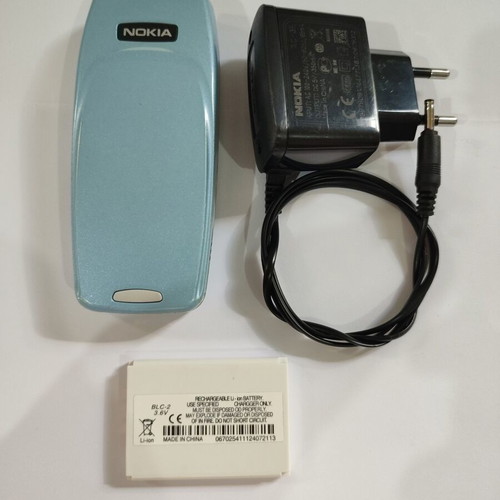 Nokia 3310 Classic Phone Turquoise used with charger and battery