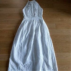 Φόρεμα λευκό κιπουρ με λεπτομέρειες στο τελείωμα
