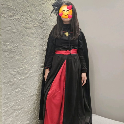 Vampire Witch Costume for Girl like new
