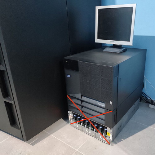 IBM Netfinity 5500 Server used, Dual Pentium II 400MHz, 2x256MB RAM