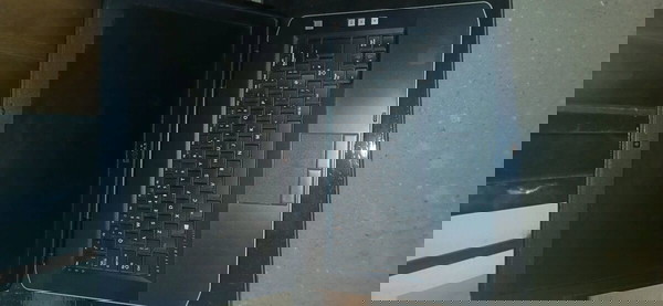 dell лаптоп в отлично състояние i5 8gb ram ssd windows 11