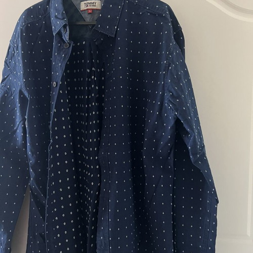Tommy Jeans shirt large, like new, dark blue polka dot