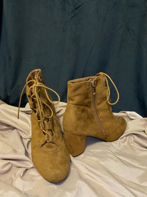 Suede women's ankle boots used, brown beige, size 41
