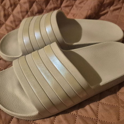 Adidas Adilette Comfort slides women's size 38, grey silver
