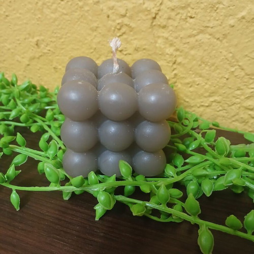 Candle new with glitter accents, non-vegetal