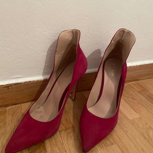 Red velvet pumps used, size 40