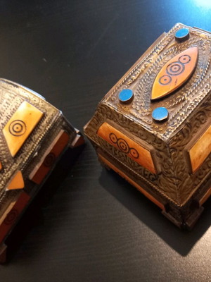 Jewelry box set used, oriental style with brass and inlays