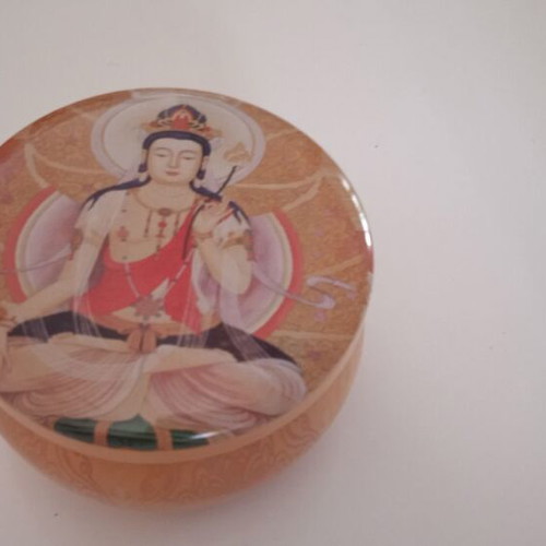 Container for tealight or scented candles new with Indian figure design