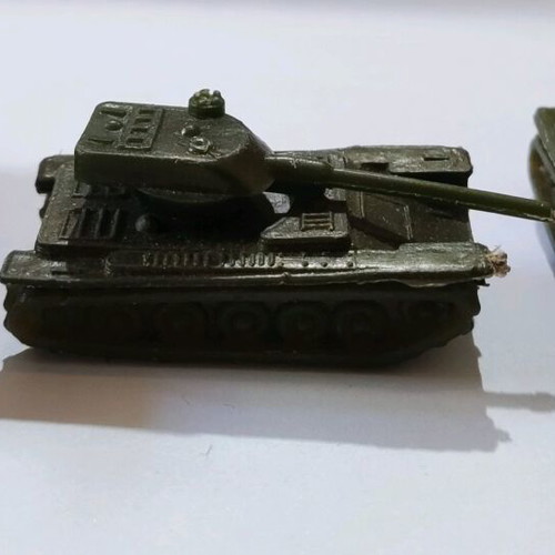 Set of 3 vintage collectible tanks used, 70s-80s decade