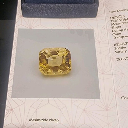 18K white gold ring with natural yellow sapphire and brilliant new
