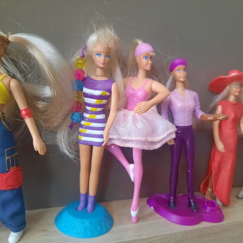 Barbie Retro Lot of 7 Dolls Like New