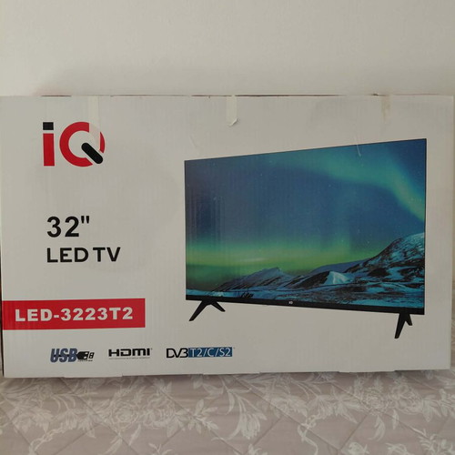 IQ LED-3223T2 TV like new with Telco AV-961 digital antenna