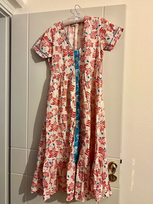Karavan dress like new