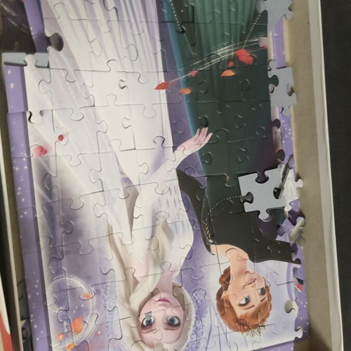 Frozen puzzle 260 pieces with Elsa and Anna