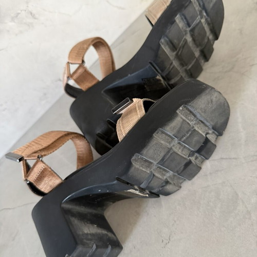 Call It Spring B.E.D Light Gold & Black Platform Sandals size 38 like new