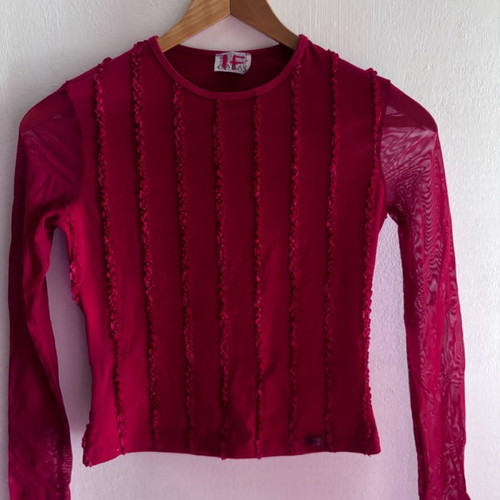 If blouse red used with transparent sleeves, size M