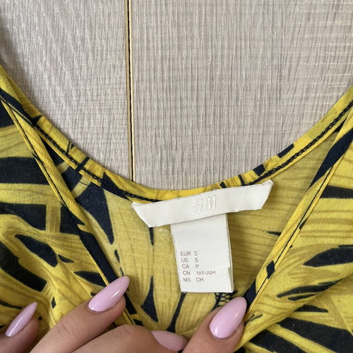 Summer T-shirt H&M like new, size small, black and yellow