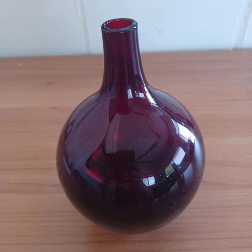 Handmade glass vase, like new, 21 cm height