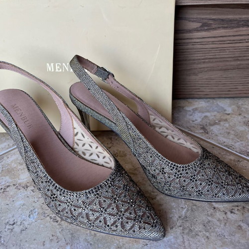 Menbur slingback pumps like new, gold with crystals, size 37