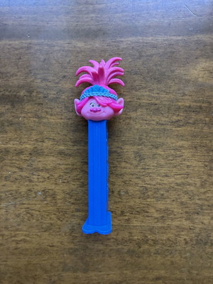 Pez диспенсър Trolls Poppy употребяван, комплект от 2
