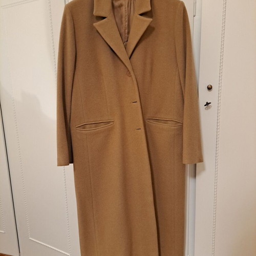 Wool coat like new, very warm, sizes M and L