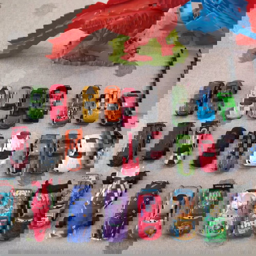 Πακέτο αυτοκινητάκια Disney/Pixar και Hotwheels μεταχειρισμένα, 115 τεμάχια