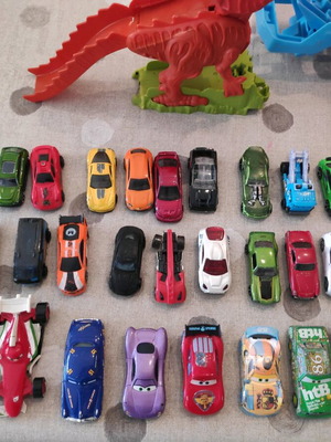 Πακέτο αυτοκινητάκια Disney/Pixar και Hotwheels μεταχειρισμένα, 115 τεμάχια