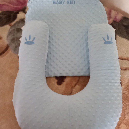 Baby bed like new, portable nest bed